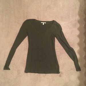 one eleven green long sleeved v neck